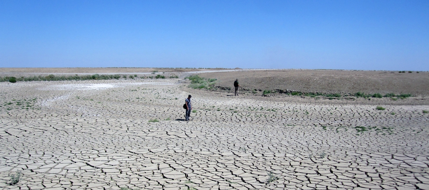 A dry wadi meander to the southeast of Monjukli Depe in the late summer.